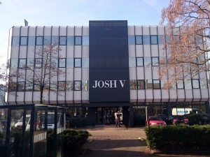 Josh V doosletters gevelreclame amsterdam