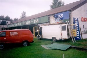 25 jaar Dygra Lichtreclame Enfield garagebedrijf